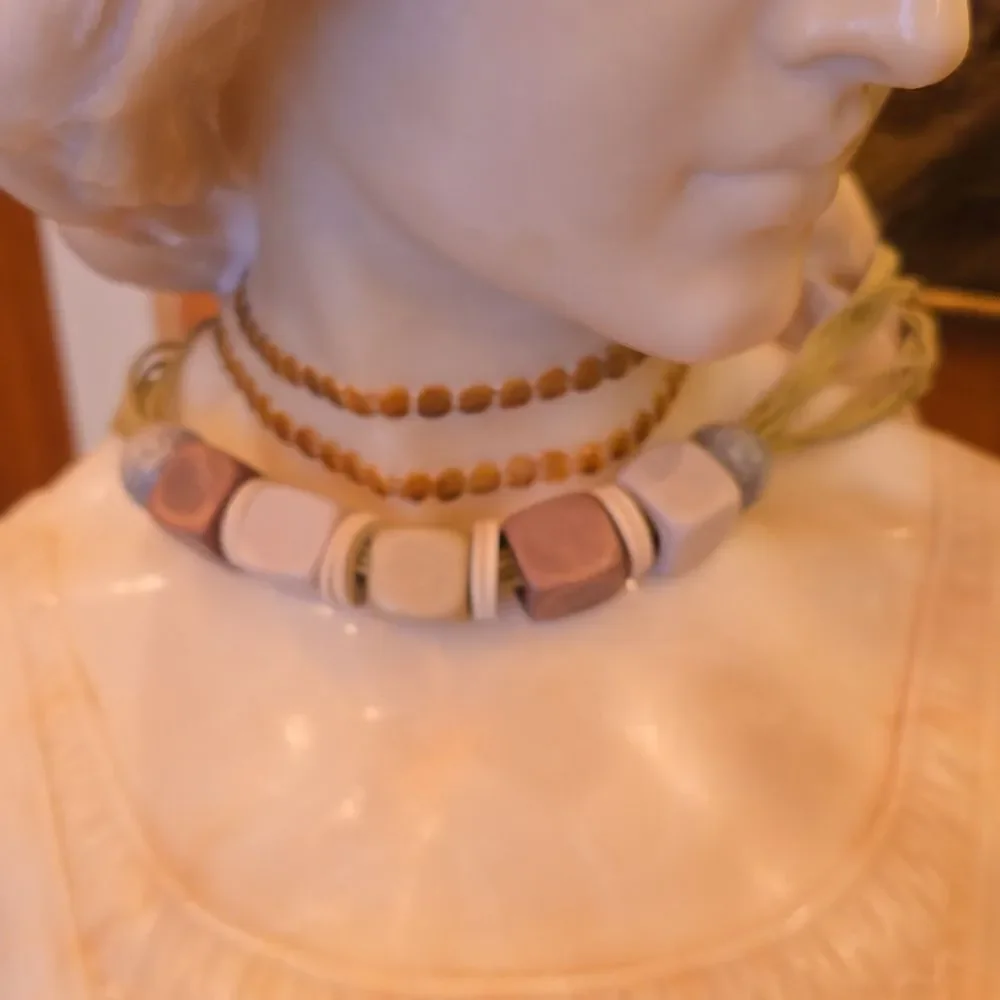 Necklace Wooden, NWOT!